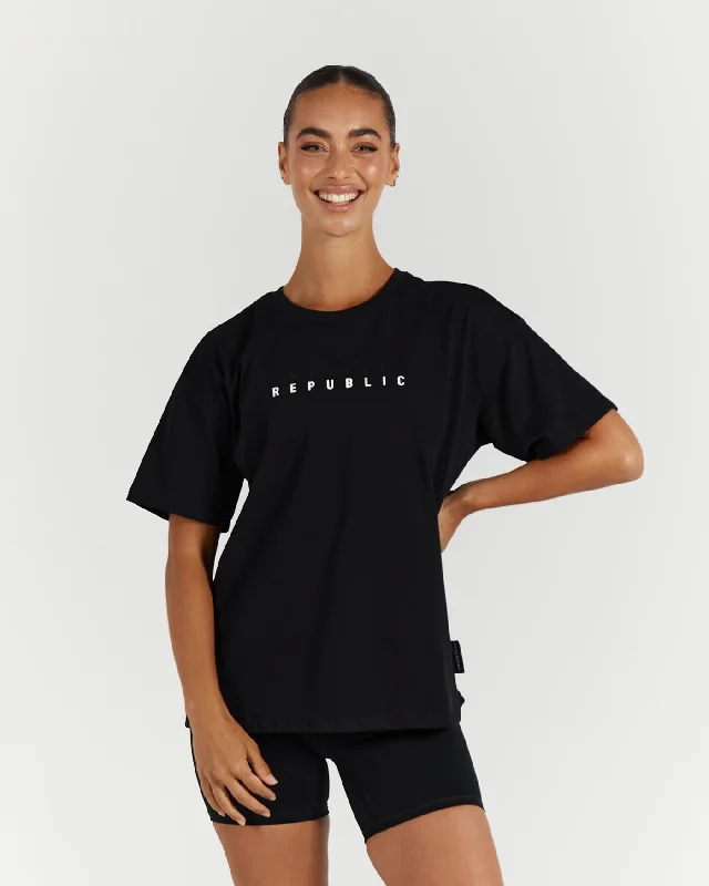 Muscle Republic | Loose Tee - Black Handmade Hand-knitted Hand-woven