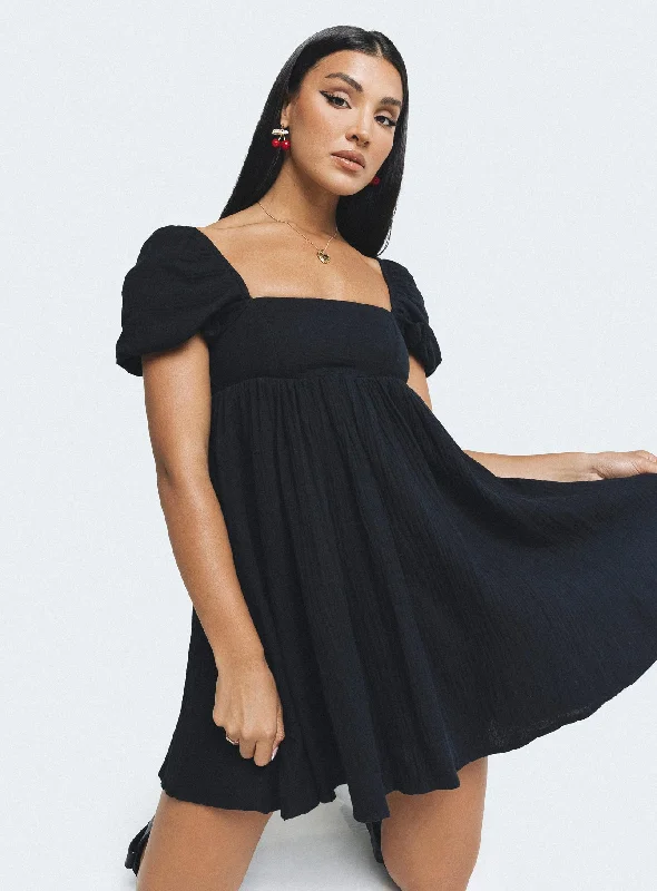 Lorna Short Sleeve Mini Dress Black Fashionable Boho-Chic Mini Dress