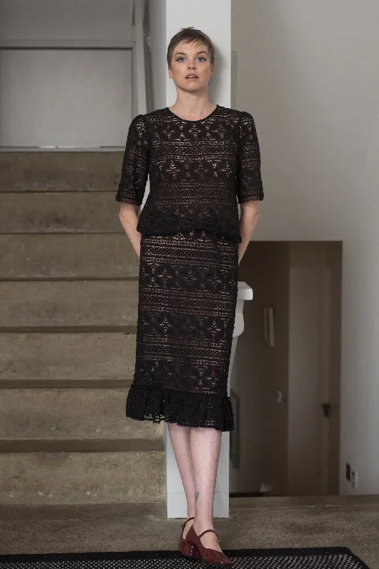 The Nottingham Lace Skirt in Black boho skirt vibe