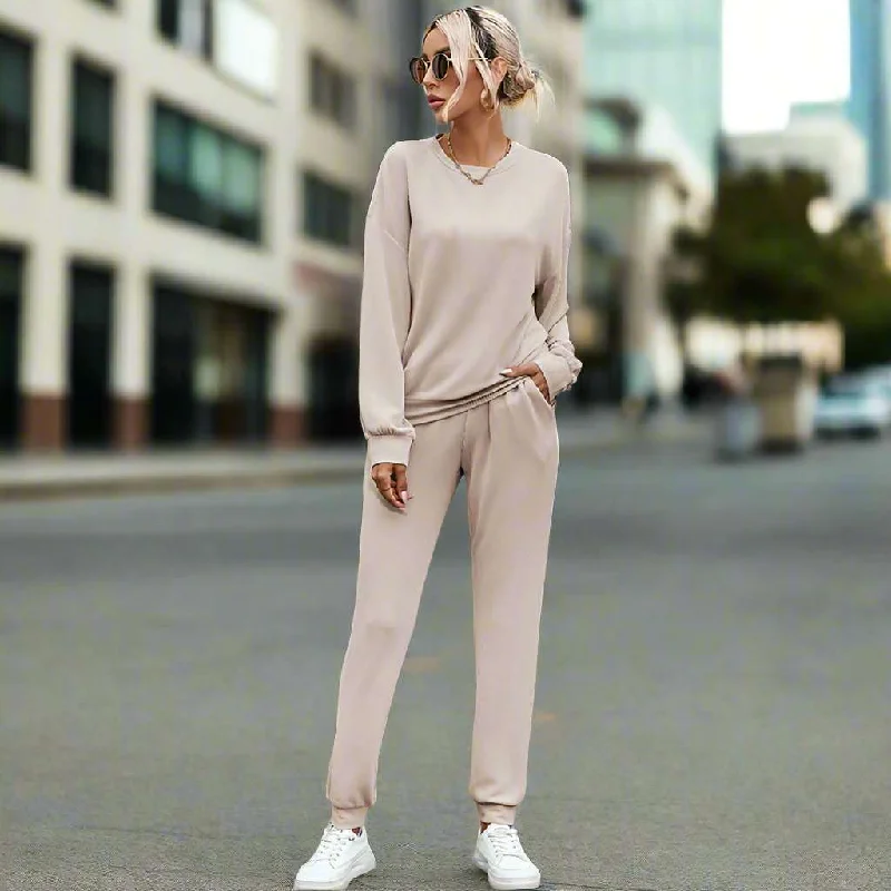 Women's Casual Long Sleeved Sweatshirt and Pants Loungewear Set Hoodie with Side Slits Relaxed Casual